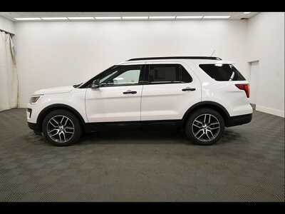 2018 Ford Explorer, $16645. Photo 4