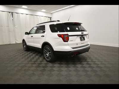2018 Ford Explorer, $16645. Photo 5