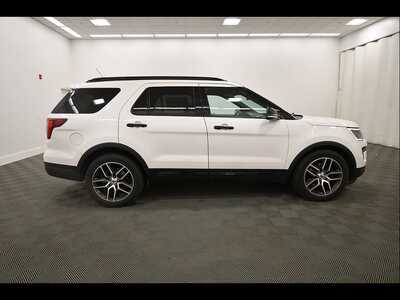 2018 Ford Explorer, $16645. Photo 8