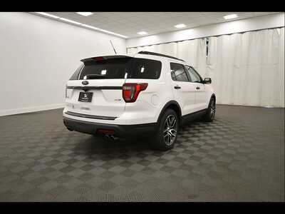 2018 Ford Explorer, $16645. Photo 9
