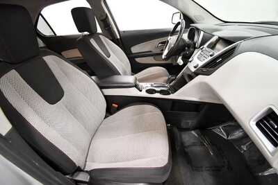 2017 Chevrolet Equinox, $10349. Photo 12