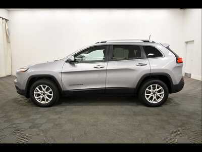 2017 Jeep Cherokee, $9849. Photo 4
