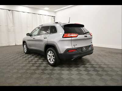 2017 Jeep Cherokee, $9849. Photo 5
