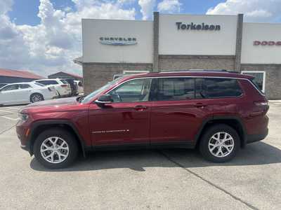 2022 Jeep Grand Cherokee L, $28575. Photo 2