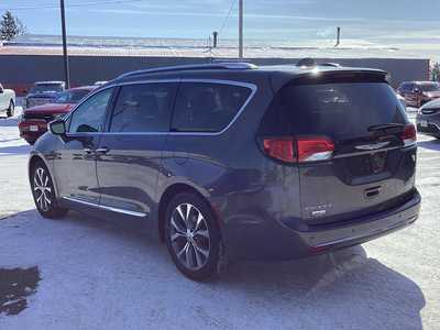 2017 Chrysler Pacifica, $18575. Photo 3