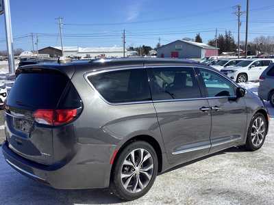 2017 Chrysler Pacifica, $18575. Photo 4