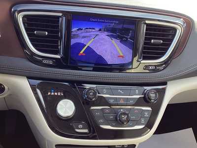 2017 Chrysler Pacifica, $18575. Photo 12