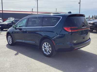 2022 Chrysler Pacifica, $31975. Photo 3
