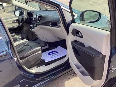2022 Chrysler Pacifica, $31975. Photo 7