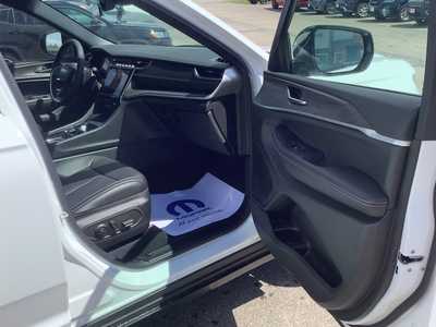 2025 Jeep Grand Cherokee, $43346. Photo 7