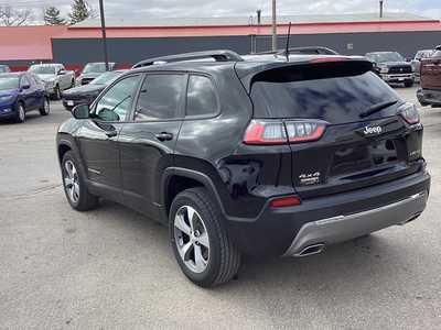 2022 Jeep Cherokee, $26575. Photo 3