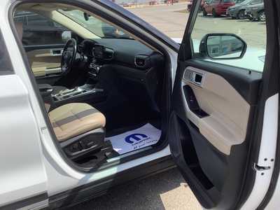 2021 Ford Explorer, $24975. Photo 7