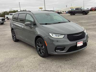 2022 Chrysler Pacifica, $32975. Photo 6