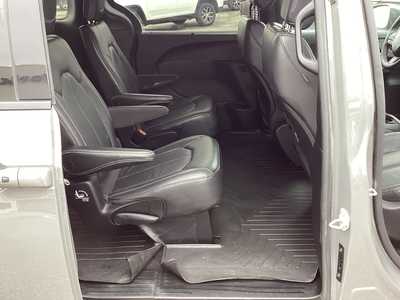 2022 Chrysler Pacifica, $32975. Photo 8