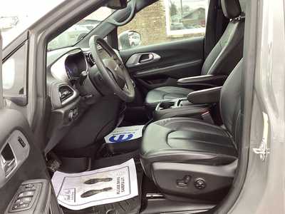 2022 Chrysler Pacifica, $32975. Photo 10