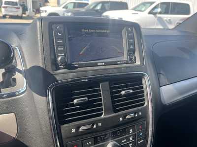 2017 Dodge Caravan, Grand, $11575. Photo 9
