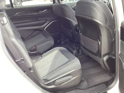 2022 Jeep Grand Cherokee L, $30975. Photo 9
