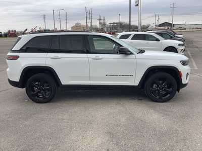 2022 Jeep Grand Cherokee, $29975. Photo 5