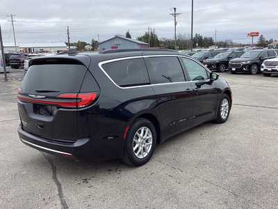 2022 Chrysler Pacifica, $28975. Photo 4