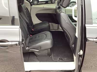 2022 Chrysler Pacifica, $28975. Photo 8