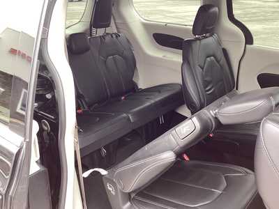2022 Chrysler Pacifica, $28975. Photo 9