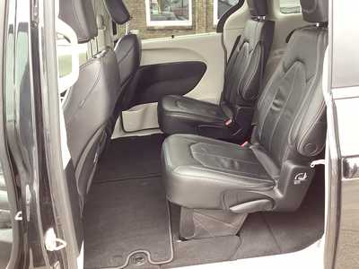 2022 Chrysler Pacifica, $28975. Photo 11