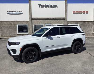 2023 Jeep Grand Cherokee, $32575. Photo 1
