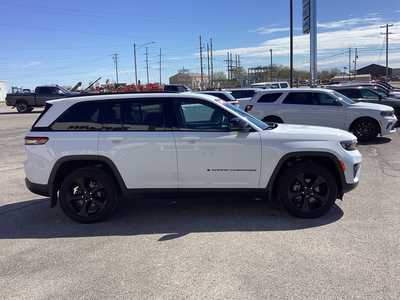 2023 Jeep Grand Cherokee, $32575. Photo 5