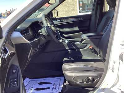 2023 Jeep Grand Cherokee, $32575. Photo 9
