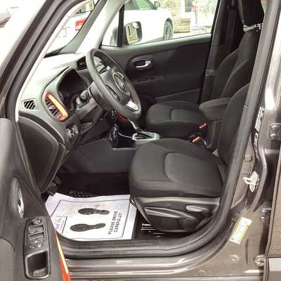 2018 Jeep Renegade, $13975. Photo 9