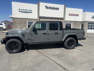 2023 Jeep Gladiator, $36575. Photo 2