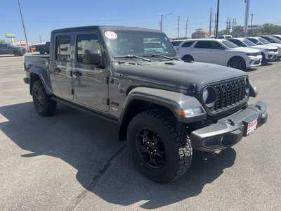 2023 Jeep Gladiator, $36575. Photo 5