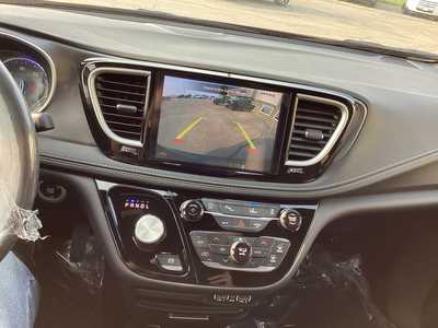 2025 Chrysler Pacifica, $42019. Photo 12