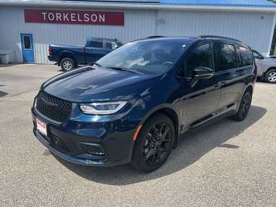 2024 Chrysler Pacifica, $43975. Photo 1