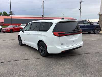 2025 Chrysler Pacifica, $43242. Photo 3