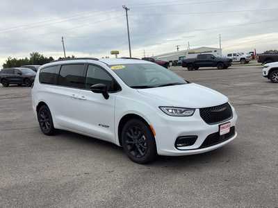 2025 Chrysler Pacifica, $43242. Photo 6