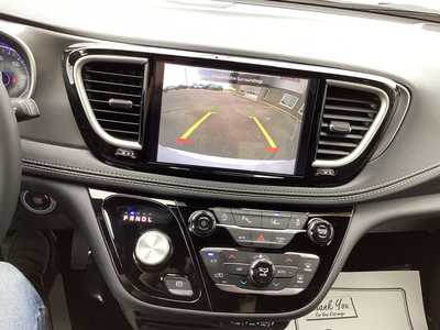 2025 Chrysler Pacifica, $43242. Photo 12