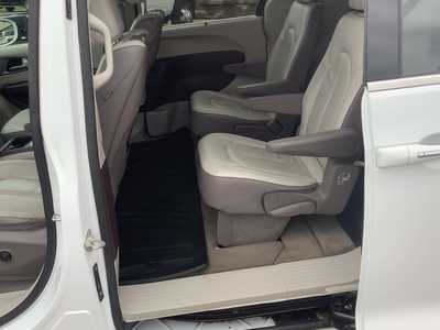 2018 Chrysler Pacifica, $16575. Photo 11