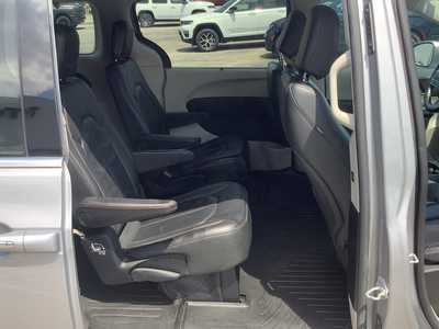 2017 Chrysler Pacifica, $11975. Photo 8