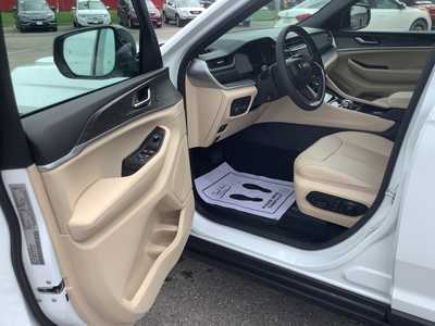 2024 Jeep Grand Cherokee L, $43575. Photo 10