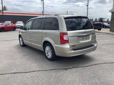 2014 Chrysler Town & Country, $9975. Photo 3