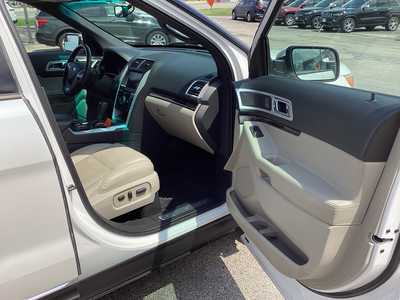 2013 Ford Explorer, $6575. Photo 7