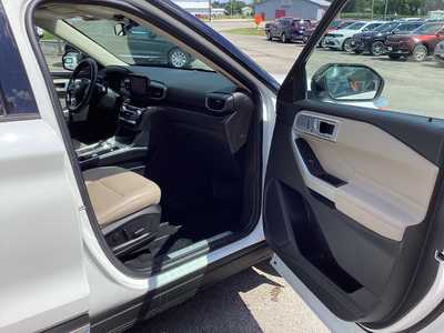 2022 Ford Explorer, $32975. Photo 7