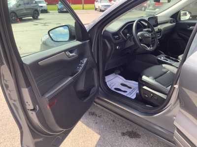 2022 Ford Escape, $23975. Photo 9