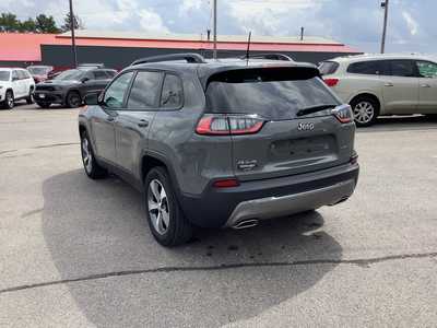 2022 Jeep Cherokee, $25975. Photo 3
