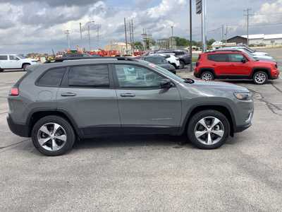 2022 Jeep Cherokee, $25975. Photo 5