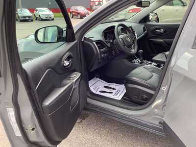 2022 Jeep Cherokee, $25975. Photo 9