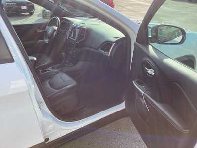 2021 Jeep Cherokee, $24975. Photo 7