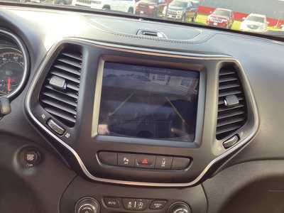 2021 Jeep Cherokee, $24975. Photo 11