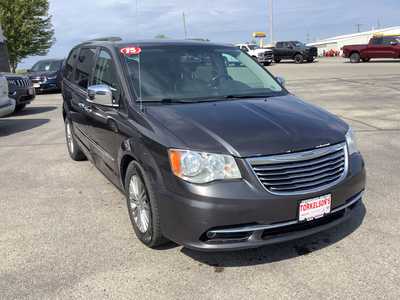 2016 Chrysler Town & Country, $1275. Photo 3